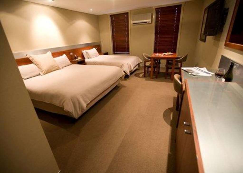 Seacombe House Motor Motel